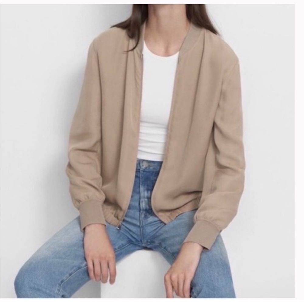 Aritzia Babaton Gilroy Bomber Size XS in Taupe